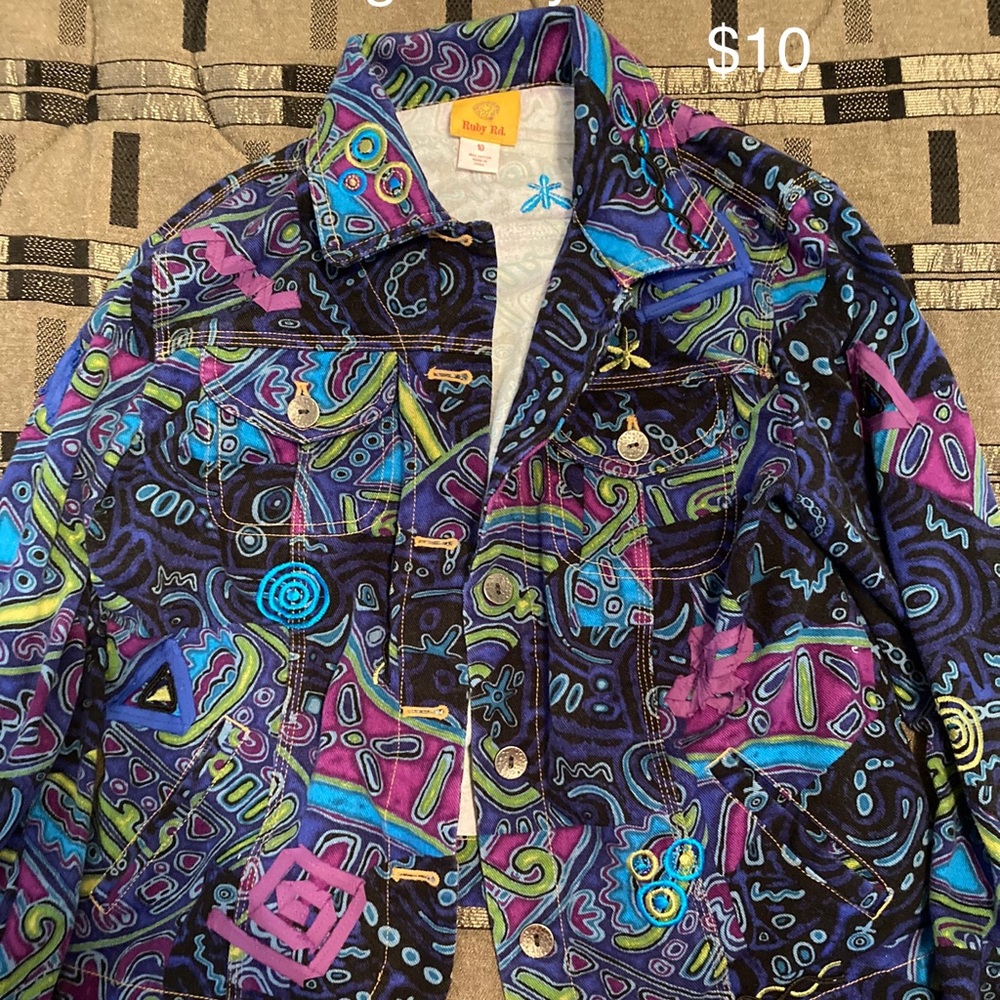 A Ruby Rd abstract vintage button up